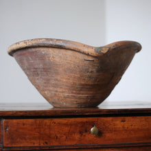 Load image into Gallery viewer, Sculptural French Tian
