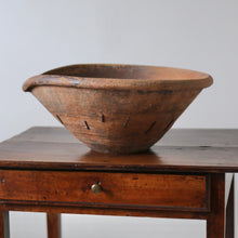 Load image into Gallery viewer, Sculptural French Tian
