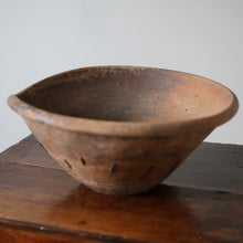 Load image into Gallery viewer, Sculptural French Tian

